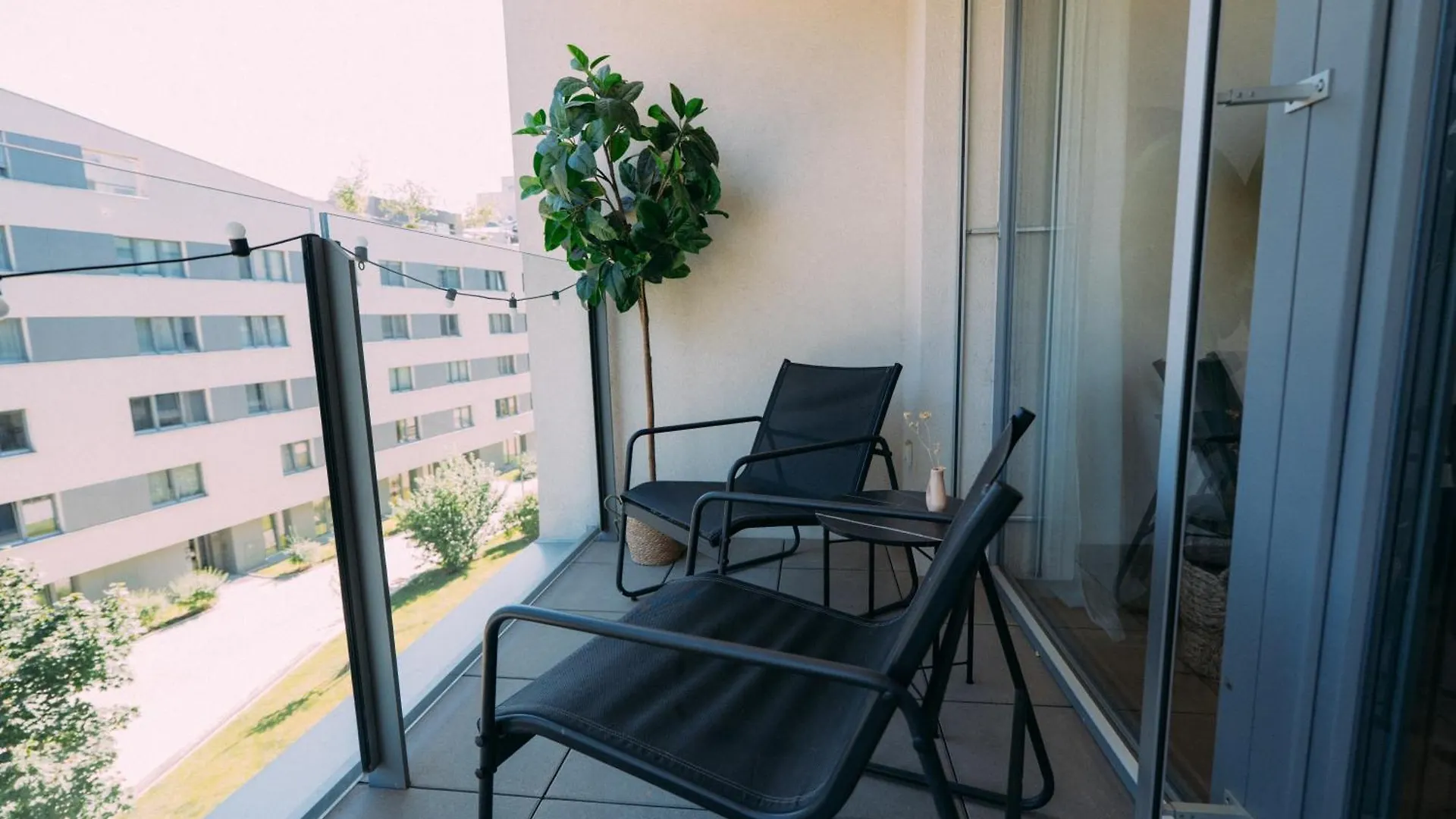 Stylish 110M2 Apartment Near Prague Center