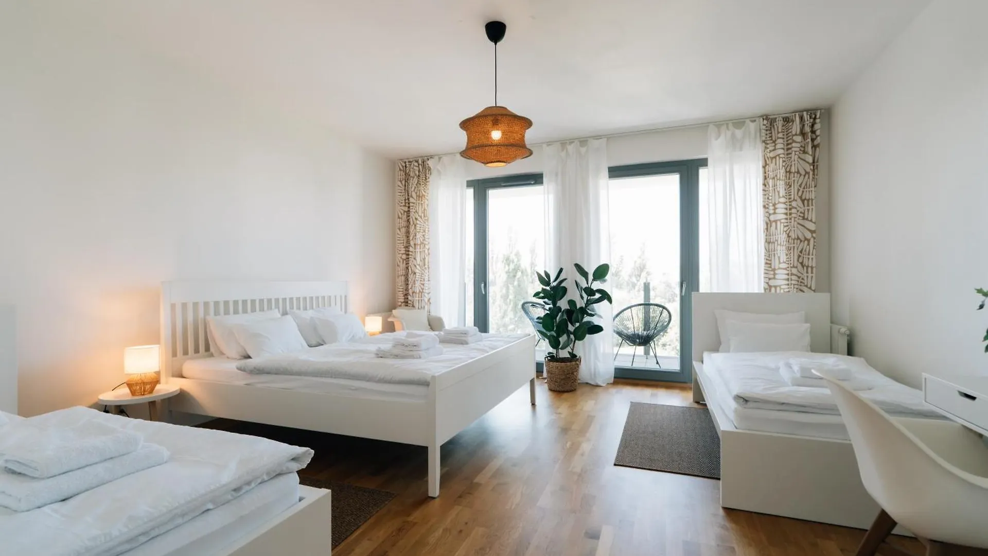 Stylish 110M2 Apartment Near Prague Center