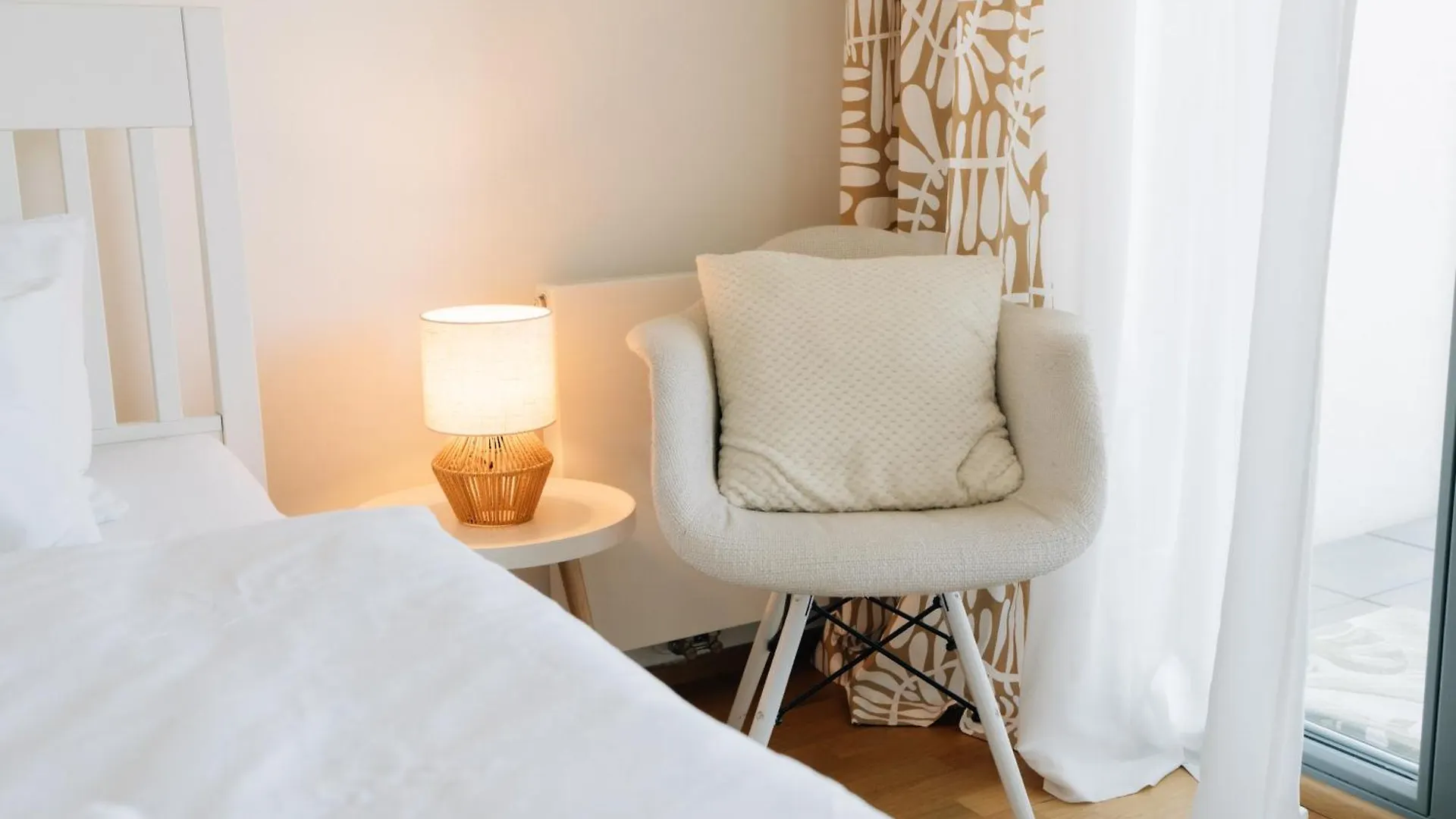 Stylish 110M2 Apartment Near Prague Center