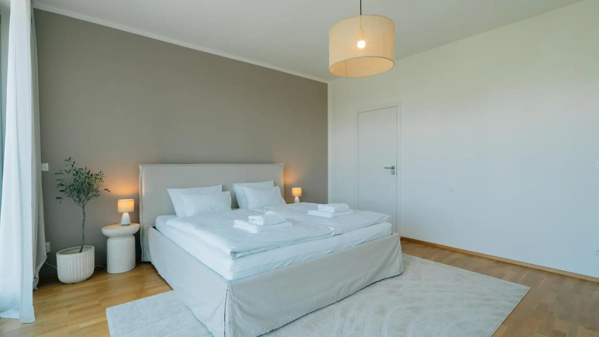 Stylish 110M2 Apartment Near Prague Center Τσεχία